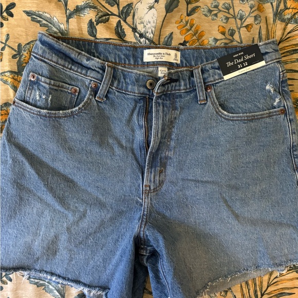 ABERCROMBIE - curve love the dad short. NWT. Size 32. - Picture 3 of 3